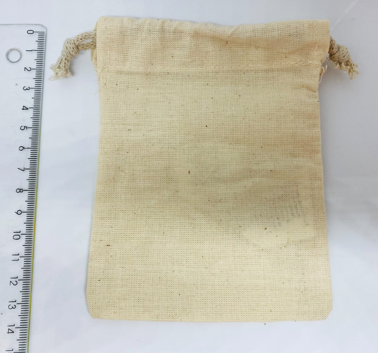 BOMBAŽNA VREČKA ZA DARILA IN SHRANJEVANJE, BEŽ BARVE, 10X14 CM